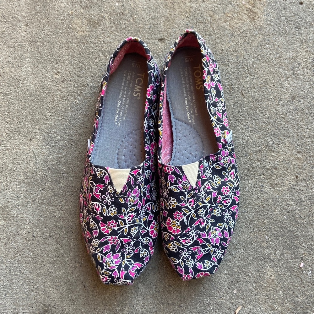 Toms